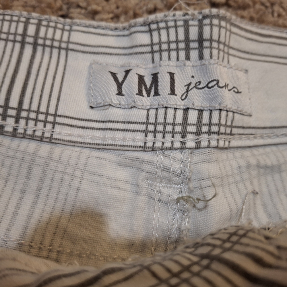 YMI SHORTS (3) - Picture 4 of 4